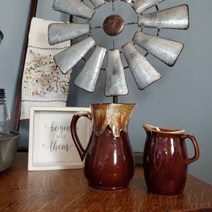 Vintage Roseville 6" med pitcher & 4"hull creamer